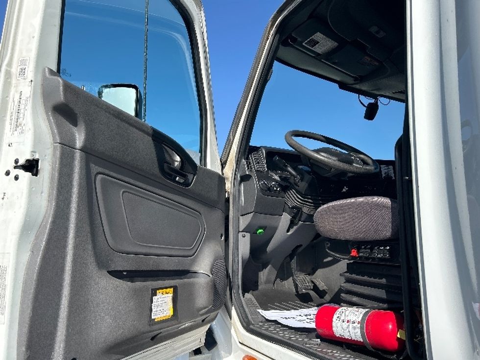 Sleeper Tractor-Heavy Duty Tractors-International-2023-LT625-Las Vegas-NV-612,475\n\t\tmiles-$ 49,750 - Image 9