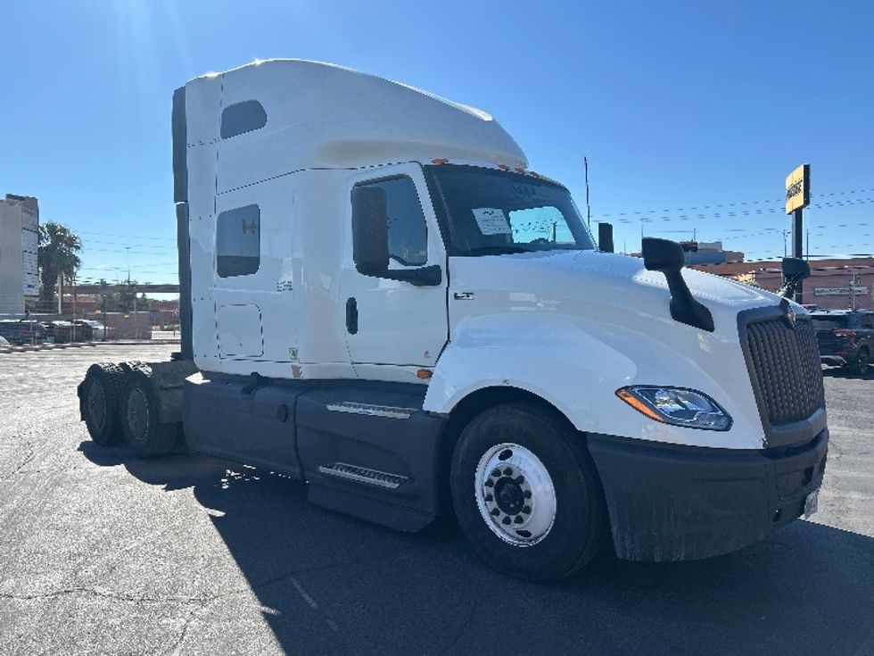 Sleeper Tractor-Heavy Duty Tractors-International-2023-LT625-Las Vegas-NV-655,484\n\t\tmiles-$ 50,000 - Image 1