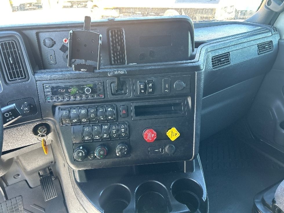 Sleeper Tractor-Heavy Duty Tractors-International-2023-LT625-Las Vegas-NV-655,484\n\t\tmiles-$ 50,000 - Image 12
