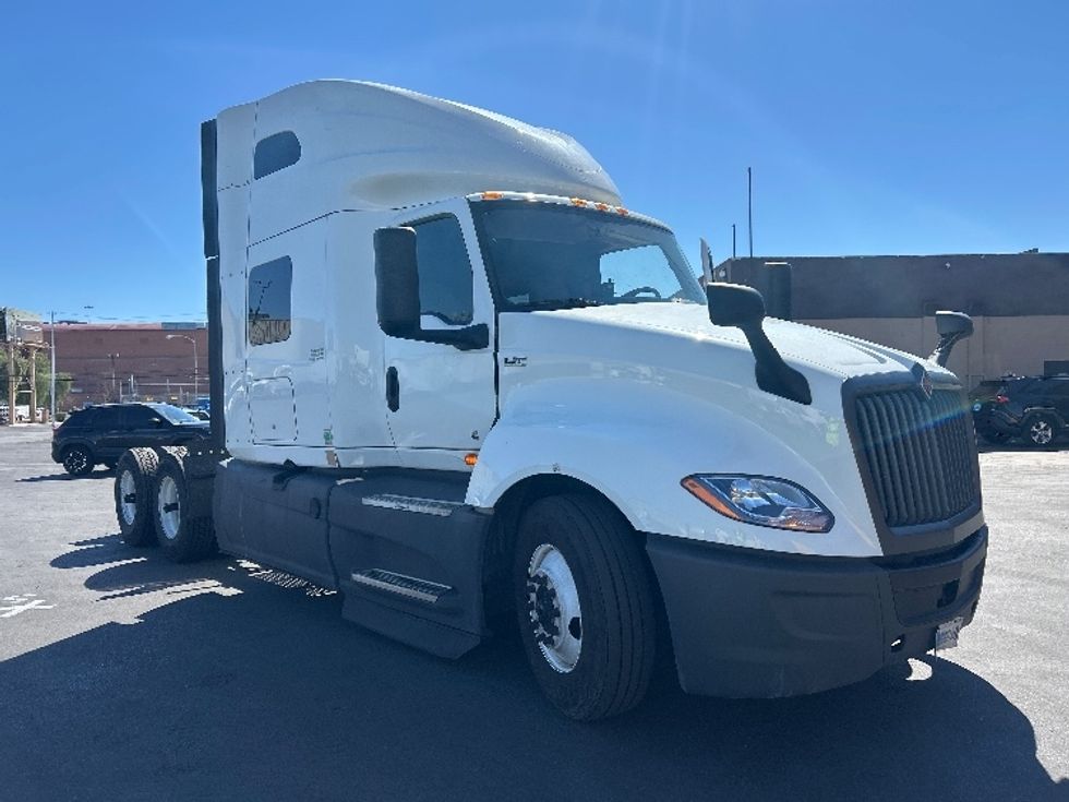 Sleeper Tractor-Heavy Duty Tractors-International-2023-LT625-Las Vegas-NV-760,440\n\t\tmiles-$ 42,000 - Image 1