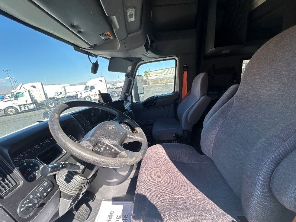 Sleeper Tractor-Heavy Duty Tractors-International-2023-LT625-Las Vegas-NV-760,440\n\t\tmiles-$ 42,000 - Image 10