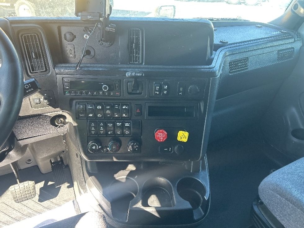 Sleeper Tractor-Heavy Duty Tractors-International-2023-LT625-Las Vegas-NV-760,440\n\t\tmiles-$ 42,000 - Image 12