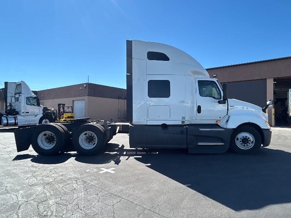 Sleeper Tractor-Heavy Duty Tractors-International-2023-LT625-Las Vegas-NV-760,440\n\t\tmiles-$ 42,000 - Image 8