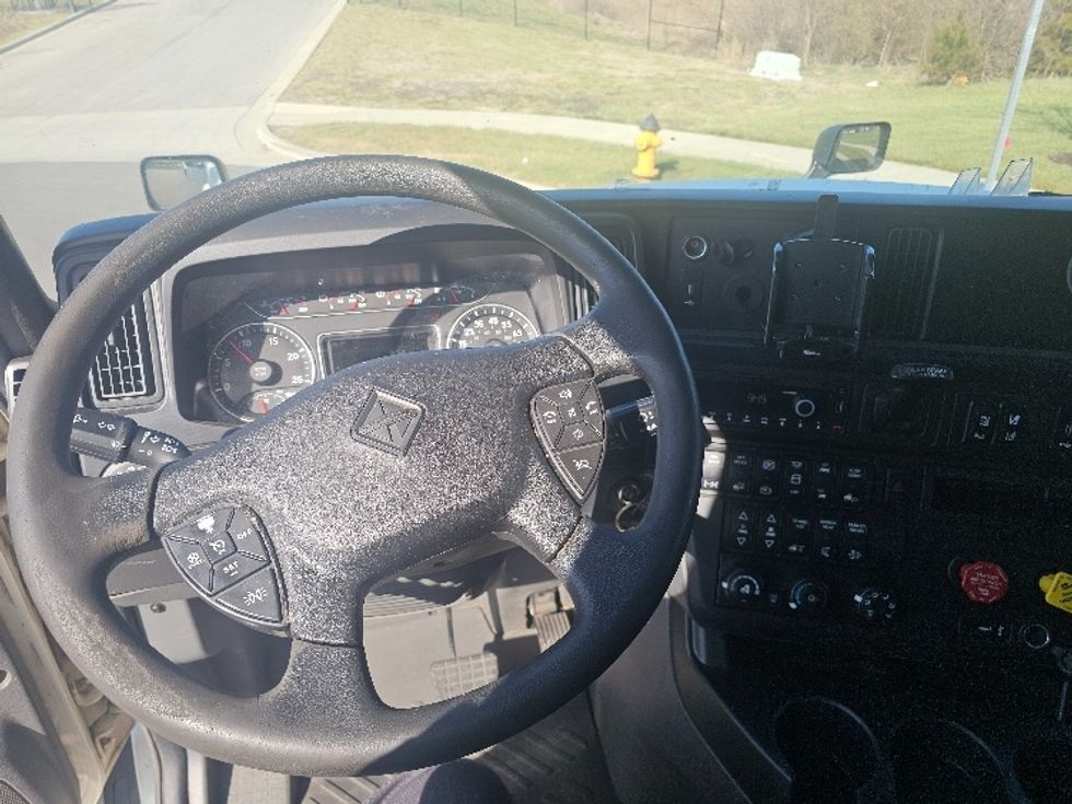 Sleeper Tractor-Heavy Duty Tractors-International-2023-LT625-Lenexa-KS-744,594\n\t\tmiles-$ 36,000 - Image 11