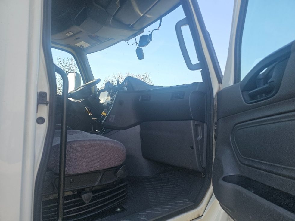 Sleeper Tractor-Heavy Duty Tractors-International-2023-LT625-Lenexa-KS-744,594\n\t\tmiles-$ 36,000 - Image 13