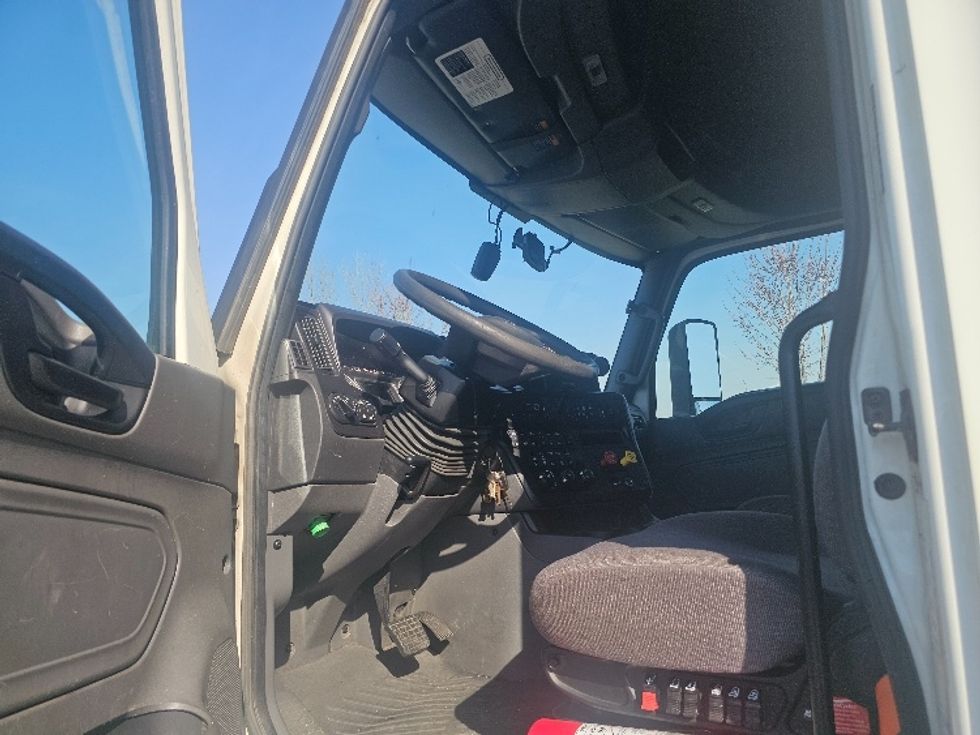 Sleeper Tractor-Heavy Duty Tractors-International-2023-LT625-Lenexa-KS-744,594\n\t\tmiles-$ 36,000 - Image 9