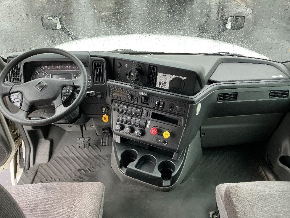 Sleeper Tractor-Heavy Duty Tractors-International-2023-LT625-Lexington-KY-565,035\n\t\tmiles-$ 52,750 - Image 12