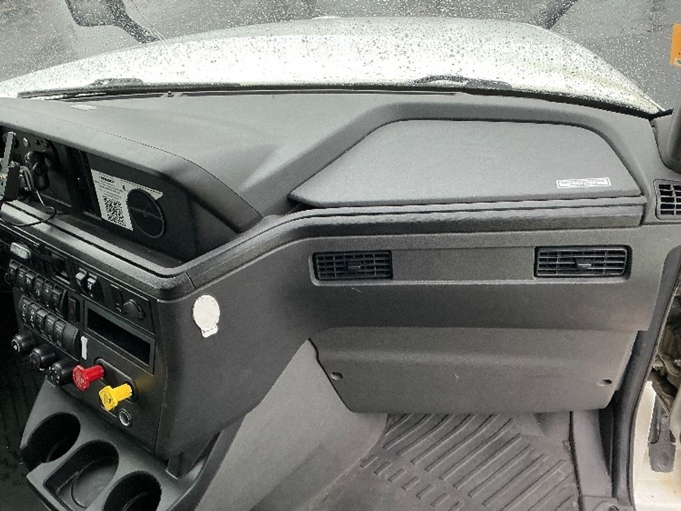 Sleeper Tractor-Heavy Duty Tractors-International-2023-LT625-Lexington-KY-565,035\n\t\tmiles-$ 52,750 - Image 14