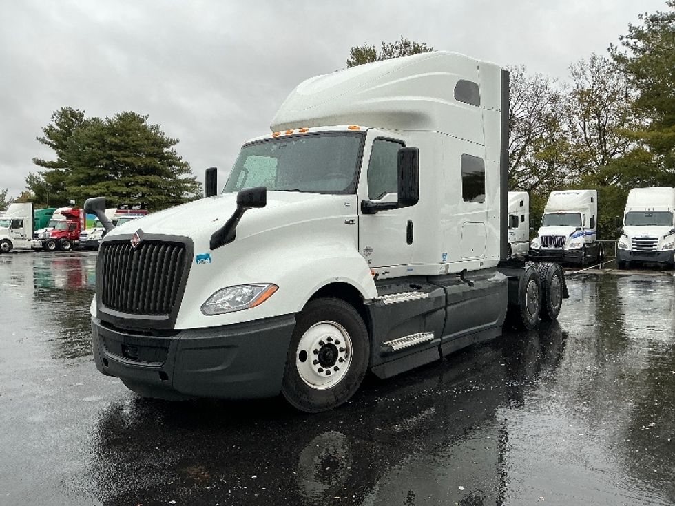 Sleeper Tractor-Heavy Duty Tractors-International-2023-LT625-Lexington-KY-565,035\n\t\tmiles-$ 52,750 - Image 3