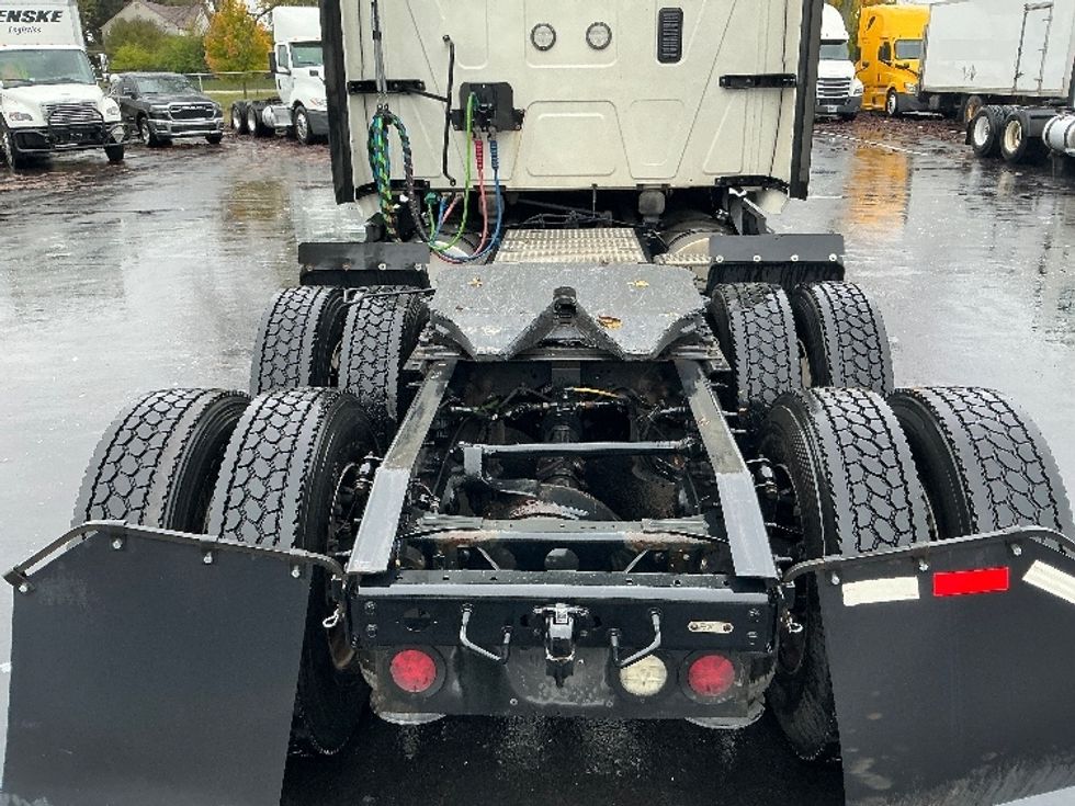 Sleeper Tractor-Heavy Duty Tractors-International-2023-LT625-Lexington-KY-565,035\n\t\tmiles-$ 52,750 - Image 6