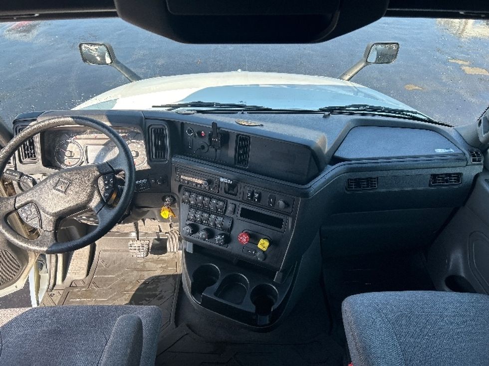 Sleeper Tractor-Heavy Duty Tractors-International-2023-LT625-Lexington-KY-585,608\n\t\tmiles-$ 47,000 - Image 12