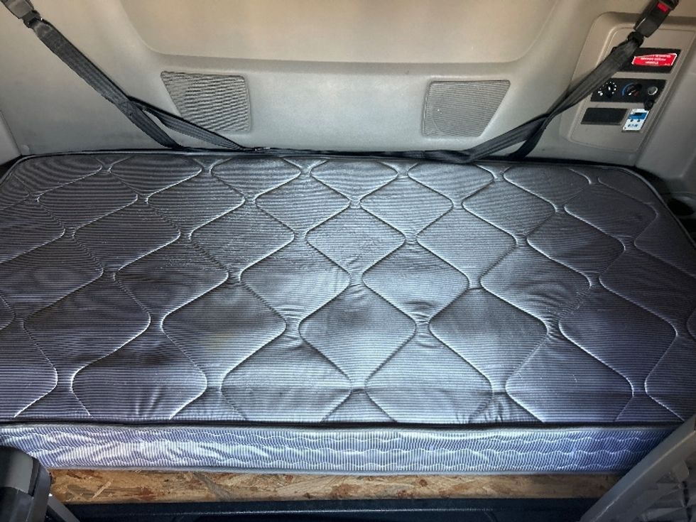 Sleeper Tractor-Heavy Duty Tractors-International-2023-LT625-Lexington-KY-585,608\n\t\tmiles-$ 47,000 - Image 17