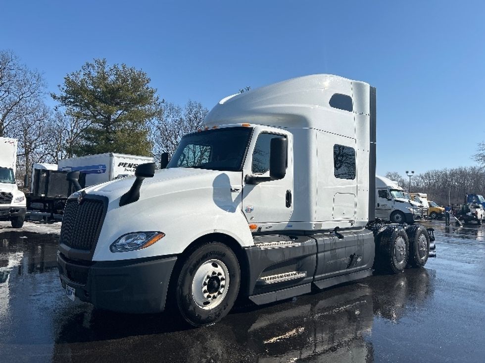 Sleeper Tractor-Heavy Duty Tractors-International-2023-LT625-Lexington-KY-585,608\n\t\tmiles-$ 47,000 - Image 3