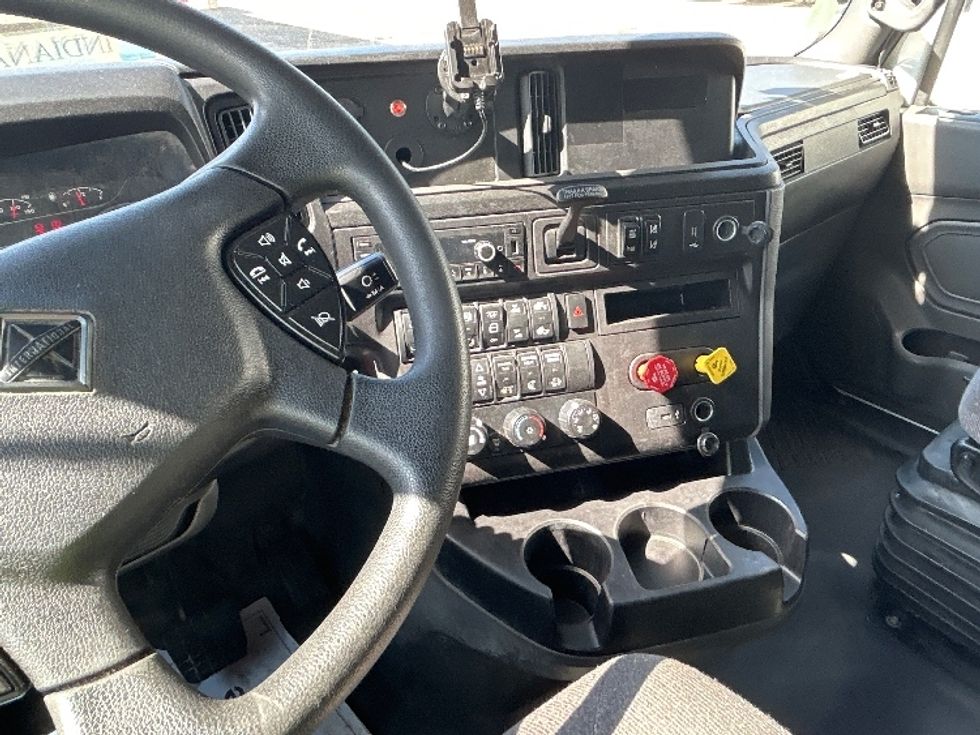 Sleeper Tractor-Heavy Duty Tractors-International-2023-LT625-Lexington-SC-556,336\n\t\tmiles-$ 49,250 - Image 10