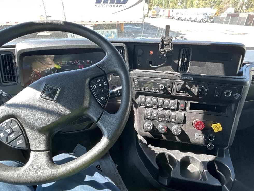 Sleeper Tractor-Heavy Duty Tractors-International-2023-LT625-Lexington-SC-556,336\n\t\tmiles-$ 49,250 - Image 11