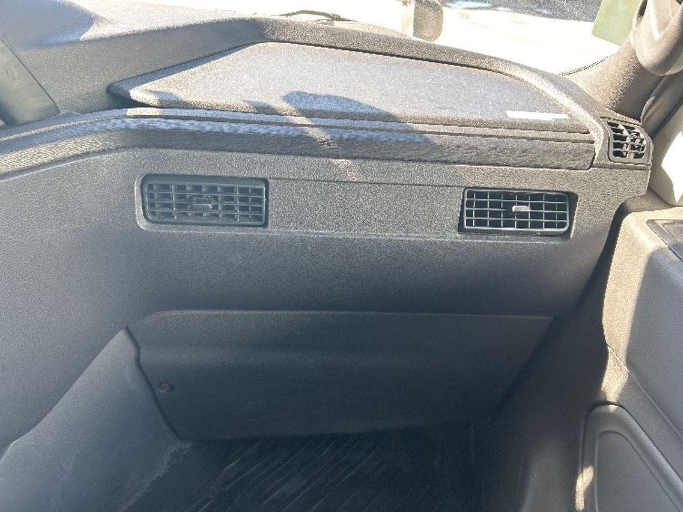 Sleeper Tractor-Heavy Duty Tractors-International-2023-LT625-Lexington-SC-556,336\n\t\tmiles-$ 49,250 - Image 13