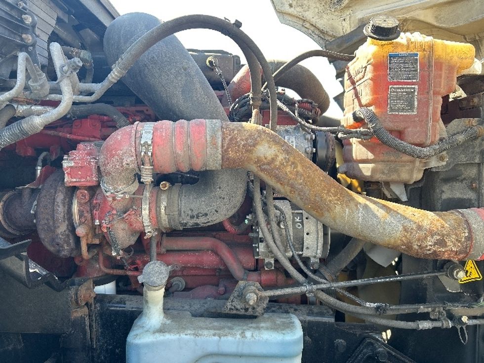 Sleeper Tractor-Heavy Duty Tractors-International-2023-LT625-Lexington-SC-556,336\n\t\tmiles-$ 49,250 - Image 19