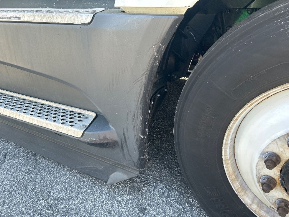 Sleeper Tractor-Heavy Duty Tractors-International-2023-LT625-Lexington-SC-556,336\n\t\tmiles-$ 49,250 - Image 22