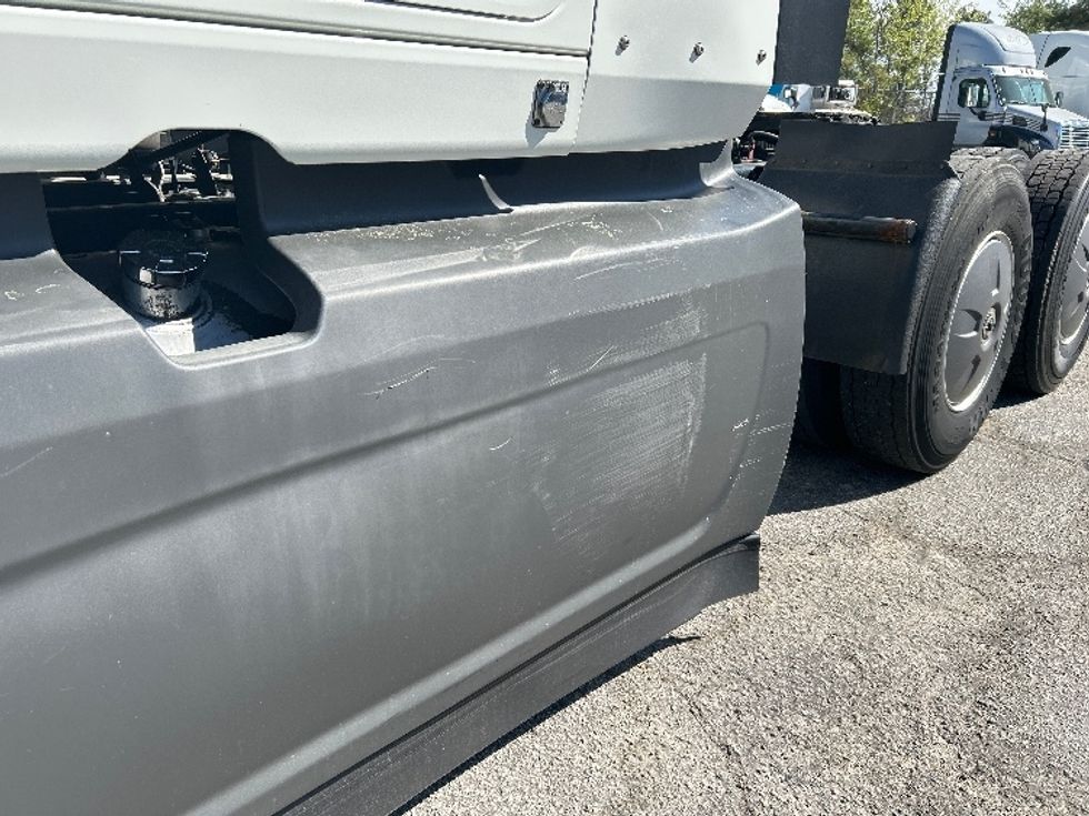 Sleeper Tractor-Heavy Duty Tractors-International-2023-LT625-Lexington-SC-556,336\n\t\tmiles-$ 49,250 - Image 23