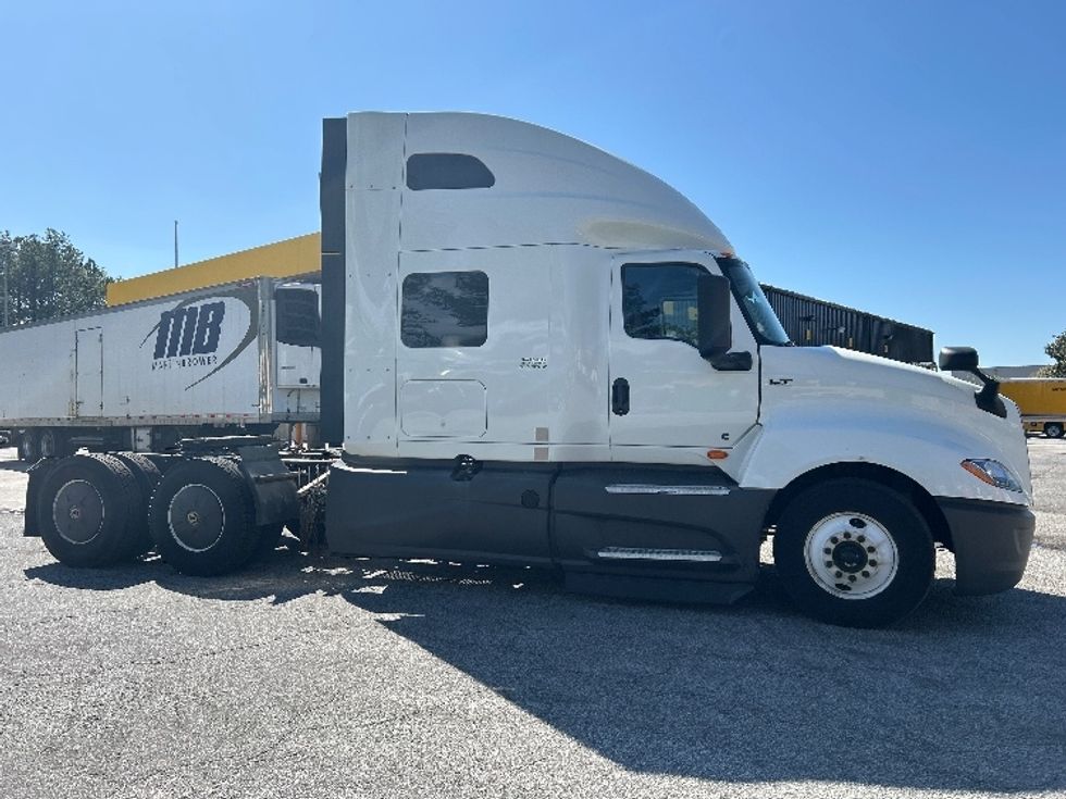 Sleeper Tractor-Heavy Duty Tractors-International-2023-LT625-Lexington-SC-556,336\n\t\tmiles-$ 49,250 - Image 8