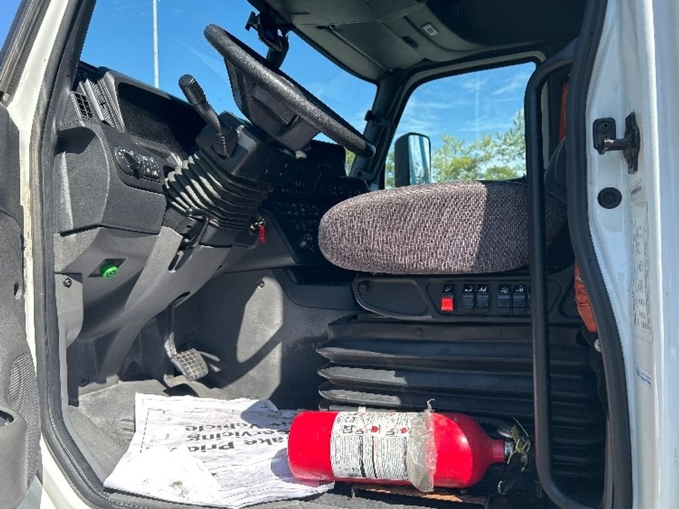 Sleeper Tractor-Heavy Duty Tractors-International-2023-LT625-Lexington-SC-556,336\n\t\tmiles-$ 49,250 - Image 9