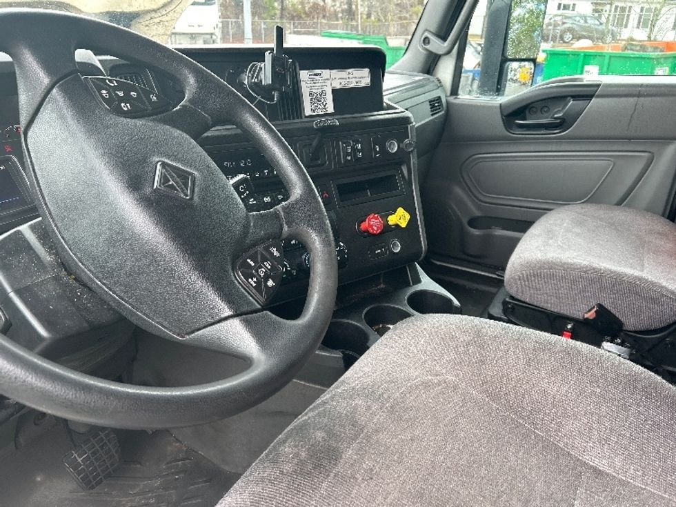 Sleeper Tractor-Heavy Duty Tractors-International-2023-LT625-Lexington-SC-626,528\n\t\tmiles-$ 44,500 - Image 10