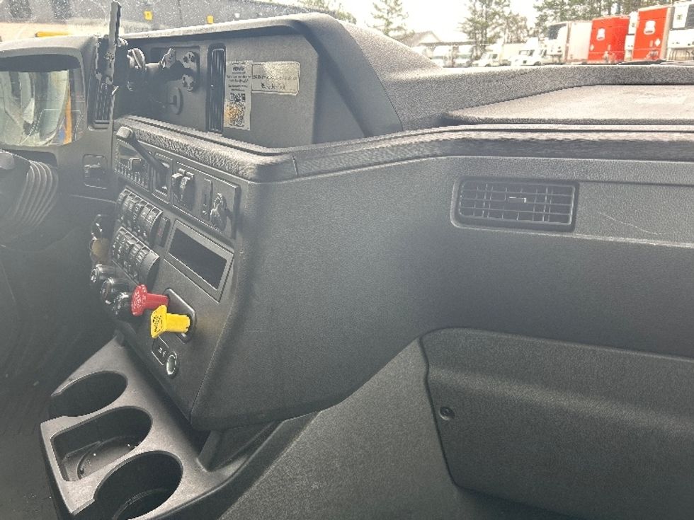 Sleeper Tractor-Heavy Duty Tractors-International-2023-LT625-Lexington-SC-626,528\n\t\tmiles-$ 44,500 - Image 14