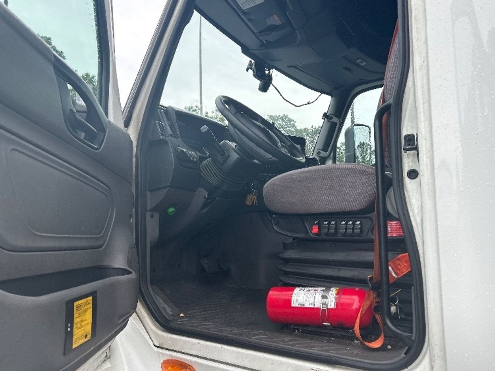 Sleeper Tractor-Heavy Duty Tractors-International-2023-LT625-Lexington-SC-626,528\n\t\tmiles-$ 44,500 - Image 9