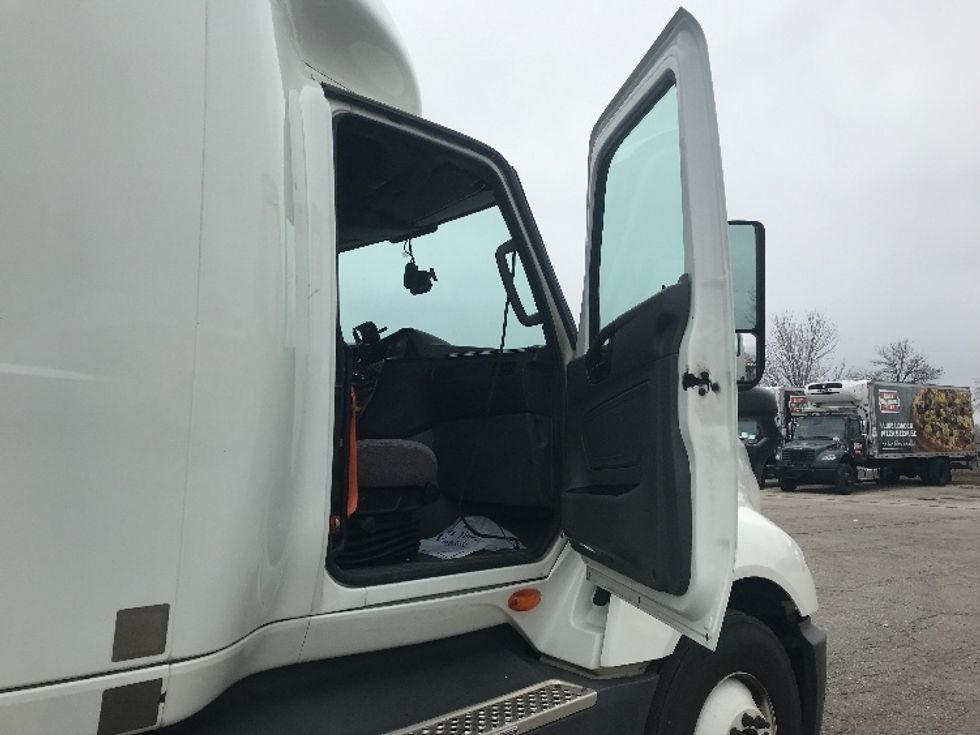 Sleeper Tractor-Heavy Duty Tractors-International-2023-LT625-Lincoln-NE-466,345\n\t\tmiles-$ 62,750 - Image 13