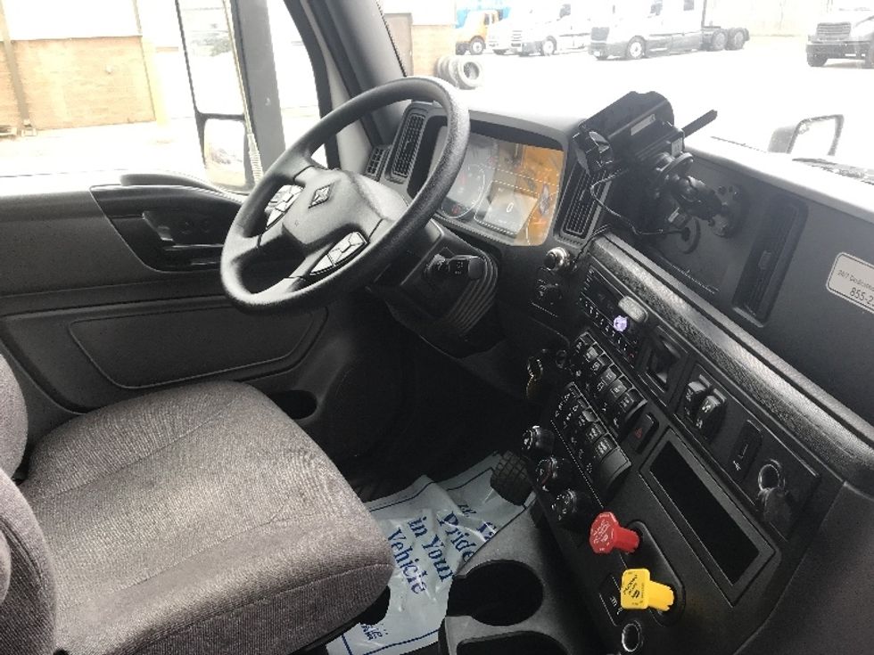 Sleeper Tractor-Heavy Duty Tractors-International-2023-LT625-Lincoln-NE-466,345\n\t\tmiles-$ 62,750 - Image 15