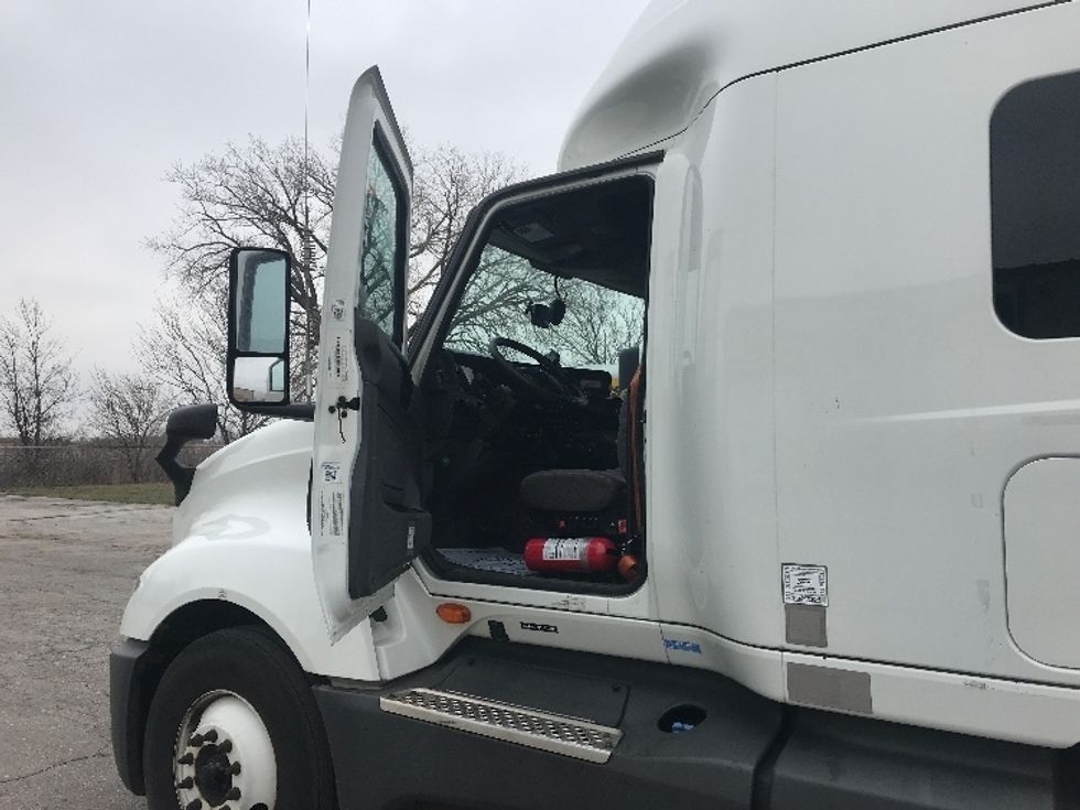 Sleeper Tractor-Heavy Duty Tractors-International-2023-LT625-Lincoln-NE-466,345\n\t\tmiles-$ 62,750 - Image 9