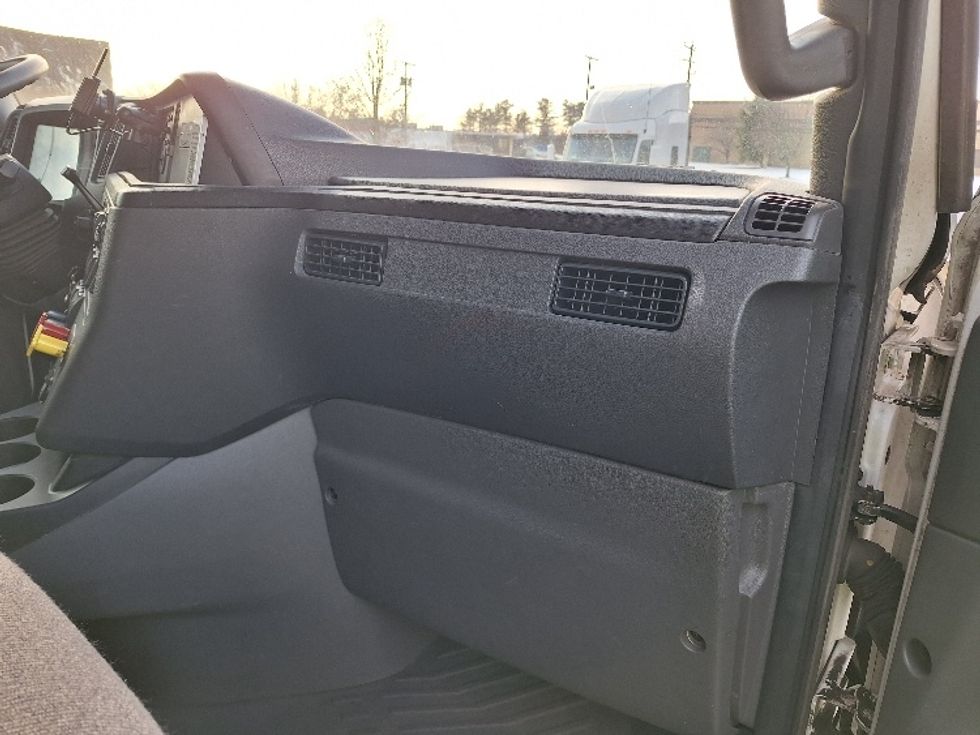 Sleeper Tractor-Heavy Duty Tractors-International-2023-LT625-Londonderry-NH-629,069\n\t\tmiles-$ 45,000 - Image 14