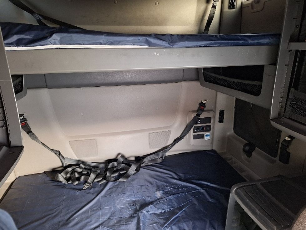 Sleeper Tractor-Heavy Duty Tractors-International-2023-LT625-Londonderry-NH-629,069\n\t\tmiles-$ 45,000 - Image 16