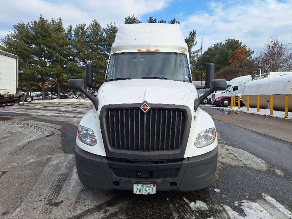 Sleeper Tractor-Heavy Duty Tractors-International-2023-LT625-Londonderry-NH-629,069\n\t\tmiles-$ 45,000 - Image 2