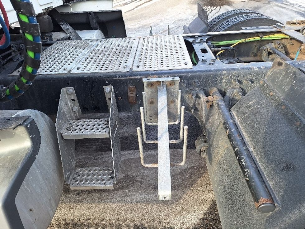 Sleeper Tractor-Heavy Duty Tractors-International-2023-LT625-Londonderry-NH-629,069\n\t\tmiles-$ 45,000 - Image 22