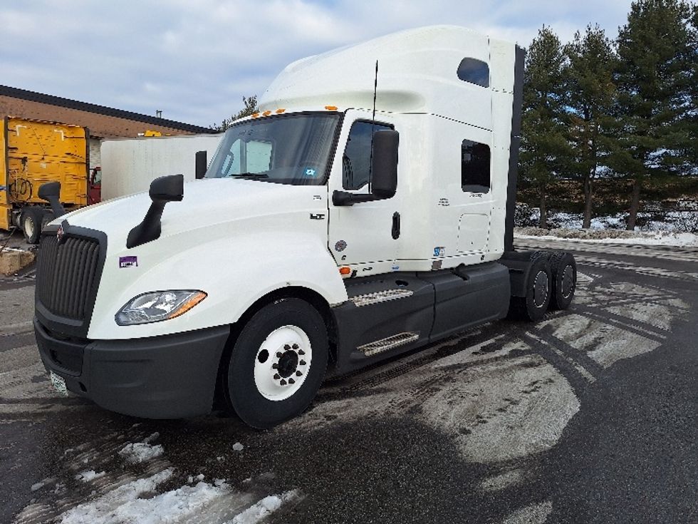 Sleeper Tractor-Heavy Duty Tractors-International-2023-LT625-Londonderry-NH-629,069\n\t\tmiles-$ 45,000 - Image 3