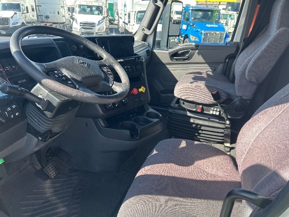 Sleeper Tractor-Heavy Duty Tractors-International-2023-LT625-Louisville-KY-492,243\n\t\tmiles-$ 57,750 - Image 10