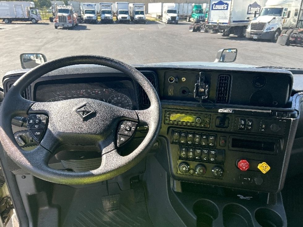Sleeper Tractor-Heavy Duty Tractors-International-2023-LT625-Louisville-KY-492,243\n\t\tmiles-$ 57,750 - Image 11