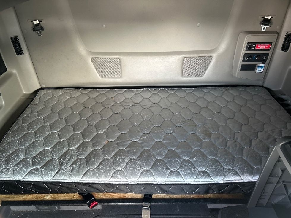 Sleeper Tractor-Heavy Duty Tractors-International-2023-LT625-Louisville-KY-492,243\n\t\tmiles-$ 57,750 - Image 17