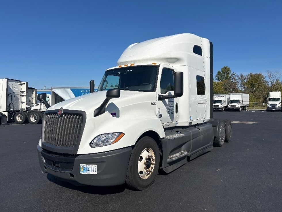 Sleeper Tractor-Heavy Duty Tractors-International-2023-LT625-Louisville-KY-492,243\n\t\tmiles-$ 57,750 - Image 3