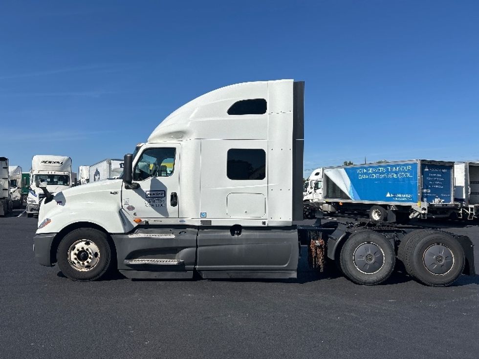 Sleeper Tractor-Heavy Duty Tractors-International-2023-LT625-Louisville-KY-492,243\n\t\tmiles-$ 57,750 - Image 4