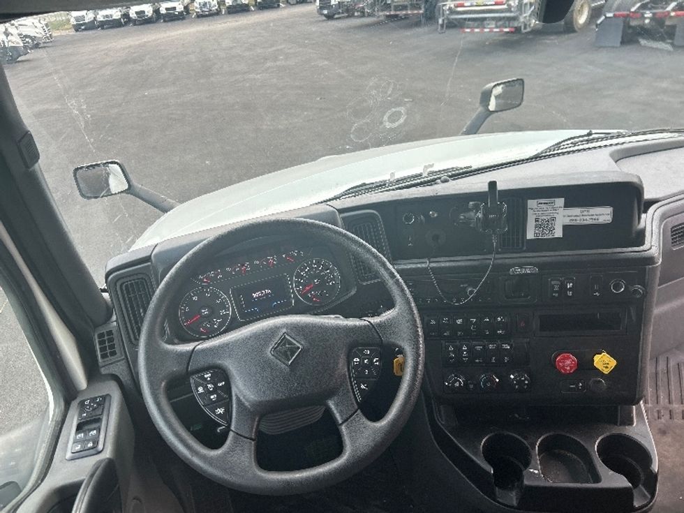 Sleeper Tractor-Heavy Duty Tractors-International-2023-LT625-Louisville-KY-505,773\n\t\tmiles-$ 54,500 - Image 10