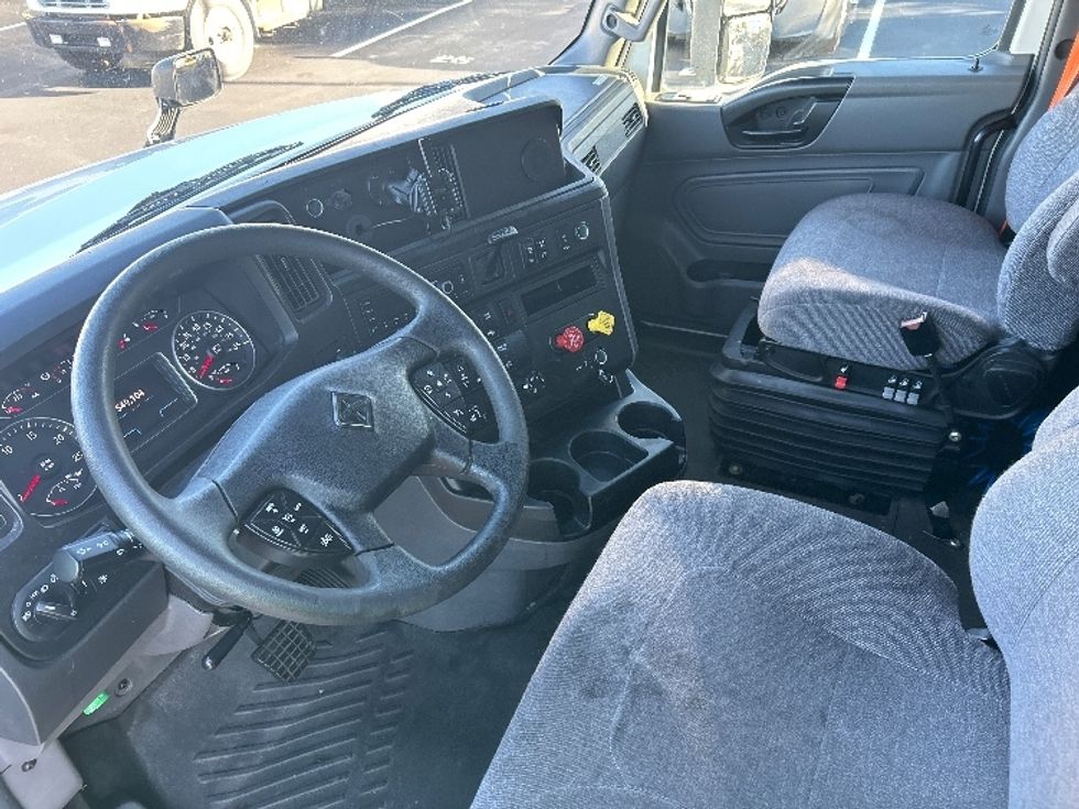 Sleeper Tractor-Heavy Duty Tractors-International-2023-LT625-Louisville-KY-549,104\n\t\tmiles-$ 54,250 - Image 10