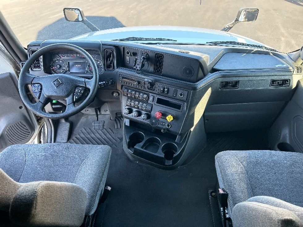 Sleeper Tractor-Heavy Duty Tractors-International-2023-LT625-Louisville-KY-549,104\n\t\tmiles-$ 54,250 - Image 12