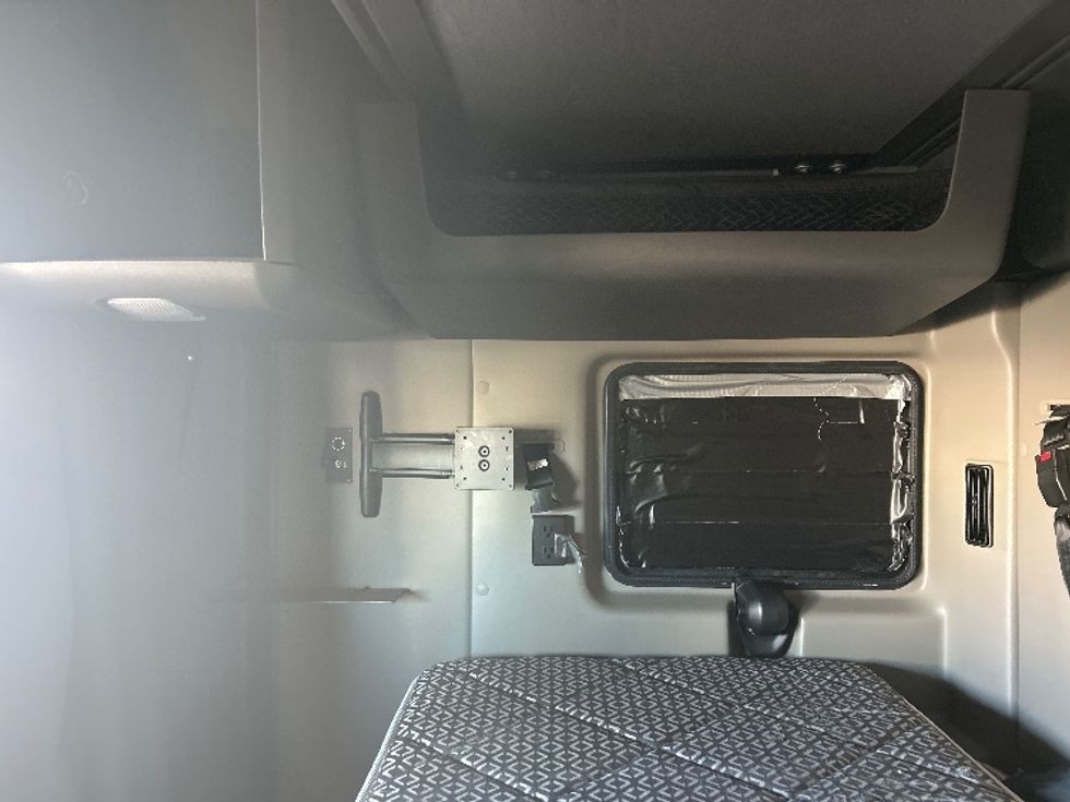 Sleeper Tractor-Heavy Duty Tractors-International-2023-LT625-Louisville-KY-549,104\n\t\tmiles-$ 54,250 - Image 19