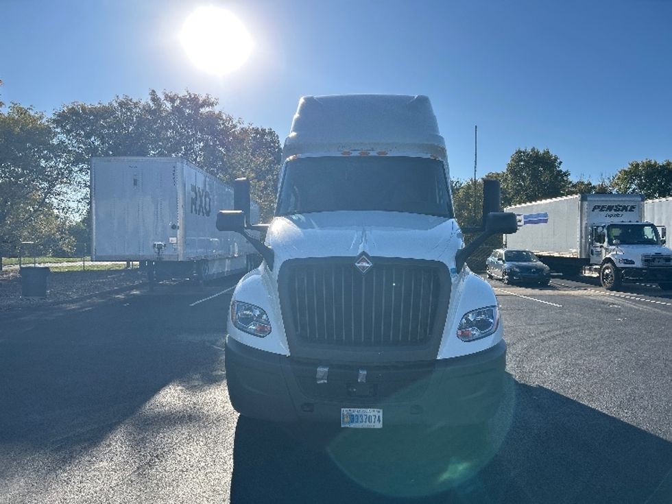 Sleeper Tractor-Heavy Duty Tractors-International-2023-LT625-Louisville-KY-549,104\n\t\tmiles-$ 54,250 - Image 2