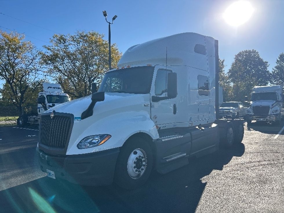 Sleeper Tractor-Heavy Duty Tractors-International-2023-LT625-Louisville-KY-549,104\n\t\tmiles-$ 54,250 - Image 3