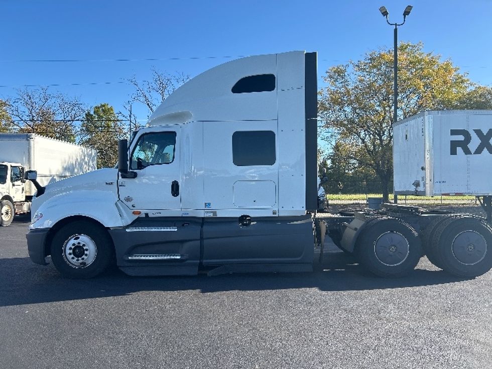 Sleeper Tractor-Heavy Duty Tractors-International-2023-LT625-Louisville-KY-549,104\n\t\tmiles-$ 54,250 - Image 4