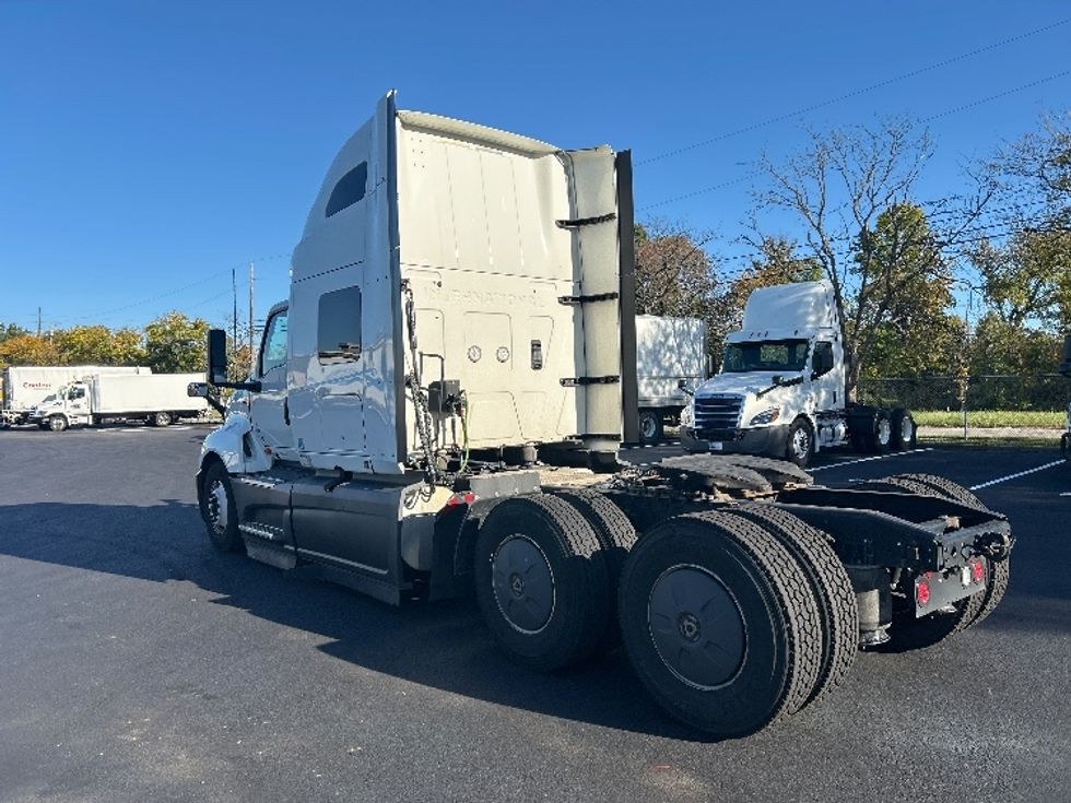 Sleeper Tractor-Heavy Duty Tractors-International-2023-LT625-Louisville-KY-549,104\n\t\tmiles-$ 54,250 - Image 5