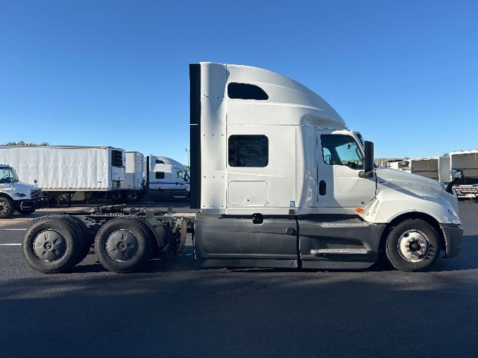 Sleeper Tractor-Heavy Duty Tractors-International-2023-LT625-Louisville-KY-549,104\n\t\tmiles-$ 54,250 - Image 8